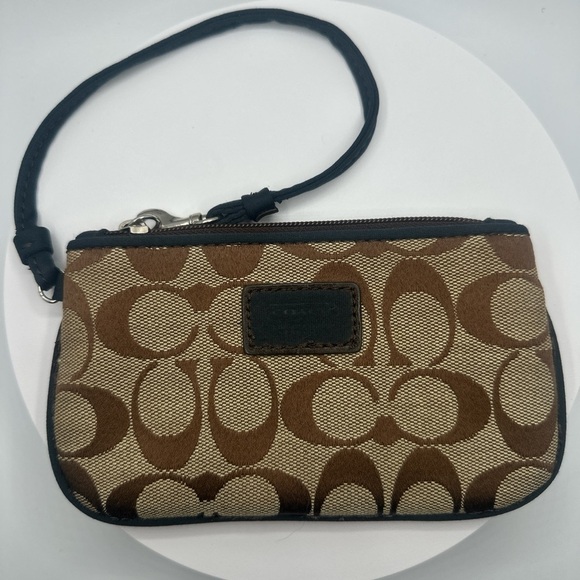 Brown vintage coach  Signature Wristlet - Picture 1 of 5